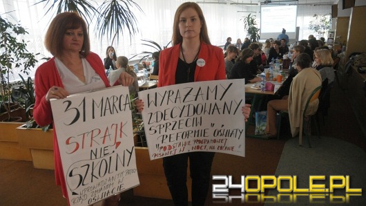 Protest nauczycieli w Opolu. "Nie chcemy wprowadzania chaosu w oświacie!"
