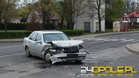 Mercedes zderzył się z volkswagenem w Lewinie Brzeskim