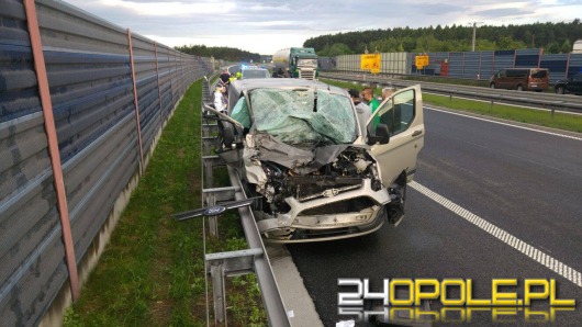 Bus wjechał w tira na autostradzie A4