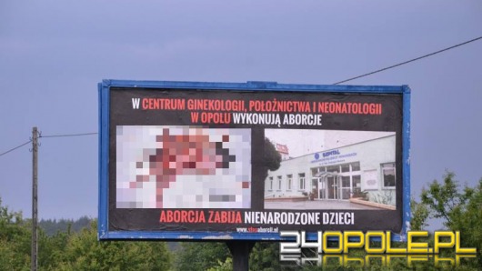 Drastyczny billboard antyaborcyjny w Dąbrowie. Sprawę bada policja.