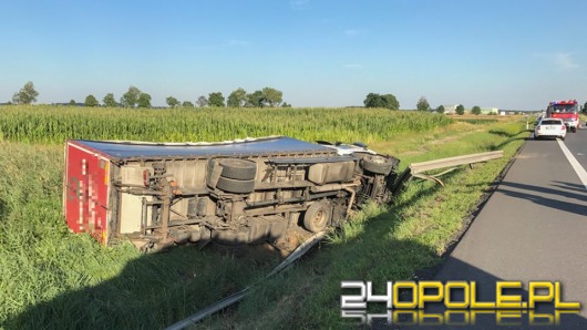 Kierowca ciężarówki poszkodowany w wypadku niedaleko Kluczborka