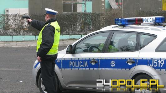 70-latek chciał przekupić policjantów