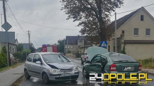 Zderzenie dwóch samochodów w Kostowie