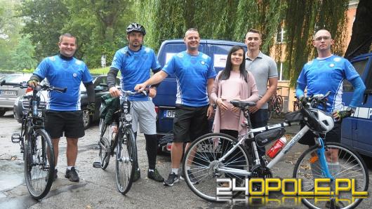 Policjanci z Opola jadą rowerami nad morze, by wspomóc Laurę Biel