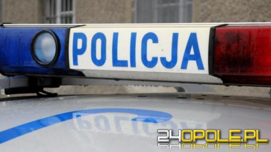 Z cmentarza do szpitala, pilna eskorta policji dla rodzącej kobiety.