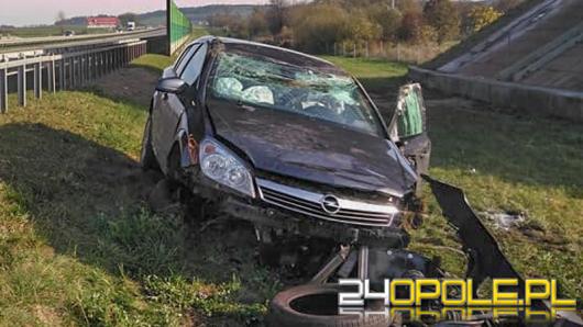 Zakrzów: Opel dachował na A4