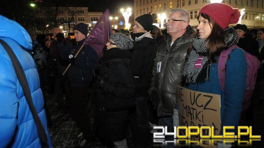 Czarna Środa: blisko 300 osób wzięło udział w strajku w Opolu