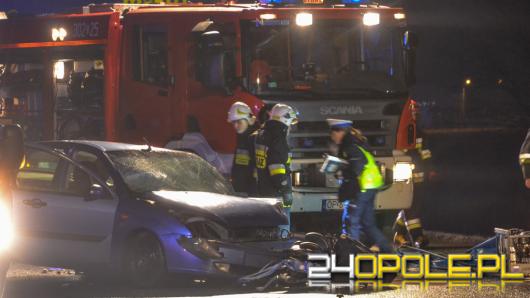 Nietrzeźwy kierowca wyprzedzał na trzeciego na obwodnicy. 4 osoby ranne