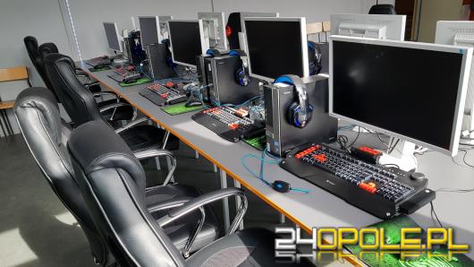 E-sportowa klasa z Ozimka ma nowoczesną salę komputerową