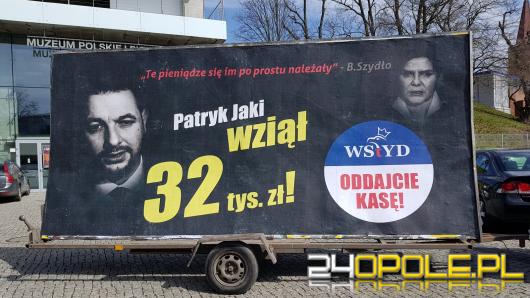 "Konwój Wstydu" wyrusza na drogi Opolszczyzny, na billboardzie podobizna Patryka Jakiego