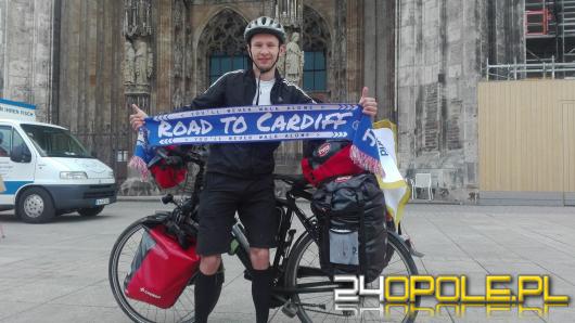 Opolanin chce pojechać rowerem do Rosji na Mistrzostwa Świata, w szczytnym celu