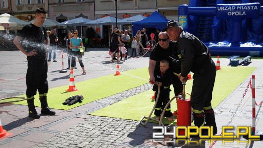 Wystartował piknik strażacki. Moc atrakcji i dużo nauki na opolskim rynku przez weekend