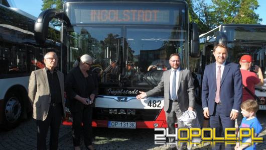 Nowe autobusy MZK z nazwami miast partnerskich