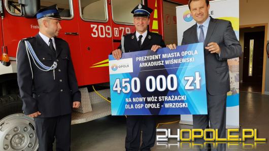 450 tysięcy złotych przekazał Arkadiusz Wiśniewski na nowy wóz strażacki dla OSP Wrzoski