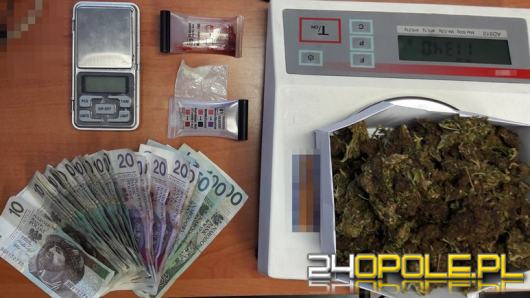 Kryminalni zabezpieczyli ponad 100 gramów marihuany, kilka porcji amfetaminy i sprzęt do porcjowania