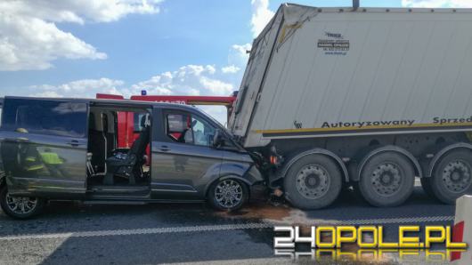 Dwie ciężarówki i bus zderzyły się na 204 km autostrady. Droga jest już przejezdna