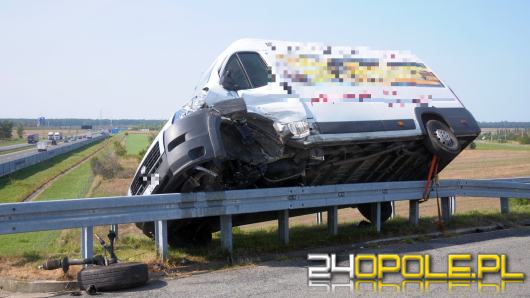 Zderzenie pojazdów w Rogowie Opolskim. Ranna została kierująca osobówką