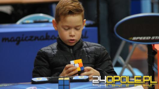 Zawody Speedcubing - przyjdź, zobacz jak robią to najlepsi