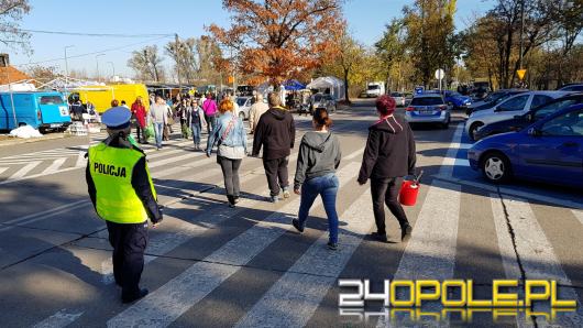 Ruszyła "Akcja Znicz". Ważne informacje dla udających się samochodami na opolskie cmentarze