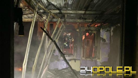 W Zdzieszowicach spłonął budynek socjalny. Ewakuowano 19 osób
