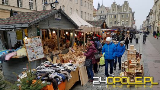 Trwa Jarmark Bożonarodzeniowy na Rynku w Opolu 