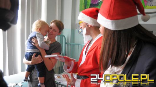 Mikołaj odwiedził najmłodszych w Uniwersyteckim Szpitalu Klinicznym w Opolu
