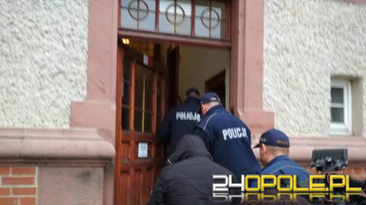 Kobieta zabiła czwórkę nowo narodzonych dzieci. Partner Aleksandry J. z zarzutami 