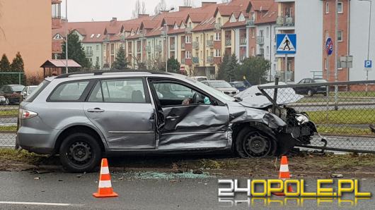 Zderzenie Mazdy z Kią na ulicy Sosnkowskiego