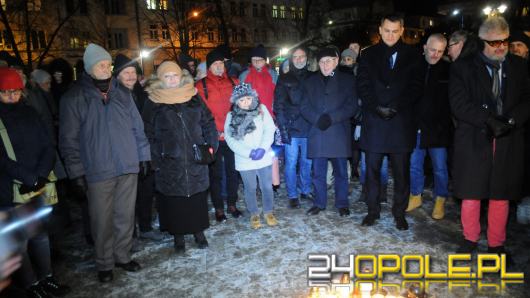 Opolanie modlili się za tragicznie zmarłego Adamowicza