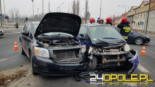 Zderzenie pojazdów na ulicy Oleskiej w Opolu