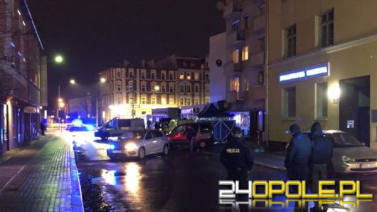 Policjant zastrzelił się w radiowozie w centrum Opola