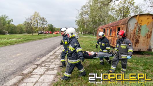 Odłączyły się wagony, uderzyły w cysternę. Opolscy strażacy ćwiczą przeróżne scenariusze