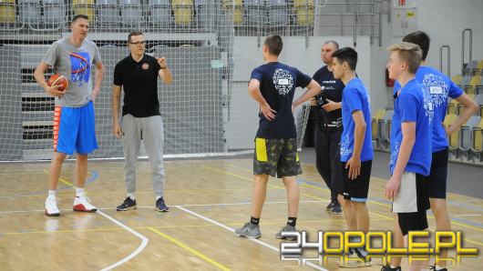Pierwszy Polak w NBA, Cezary Trybański zachęcał opolską młodzież do uprawiania sportu