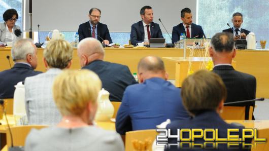 Na 7 sesji Sejmiku Województwa Opolskiego poruszono temat języka mniejszości w szkołach
