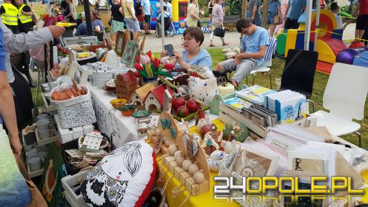 Dobra zabawa, integracja i moc "pomocy"- trwa Festyn Fundacji Dom