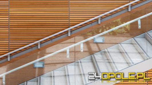 W jaki sposób można oświetlić schody? Poznaj oprawy schodowe LED