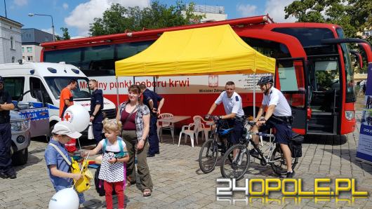 Dziś swoje święto obchodzą policjanci. Funkcjonariusze zapraszali na akcję oddawania krwi