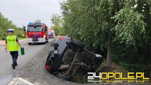 Dachowanie samochodu na Prószkowskiej w Opolu