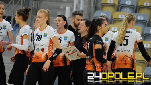 Dziewczyny z UNI Opole wygrywają ciężki pojedynek w Mielcu