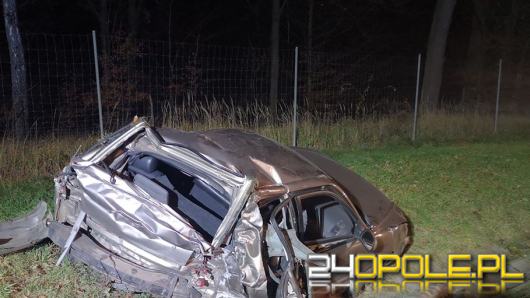 Kierowca ciężarówki wjechał w auto na pasie awaryjnym na autostradzie A4