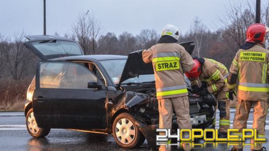 Zablokowana DK 46 w Dąbrowie po zderzeniu pojazdów