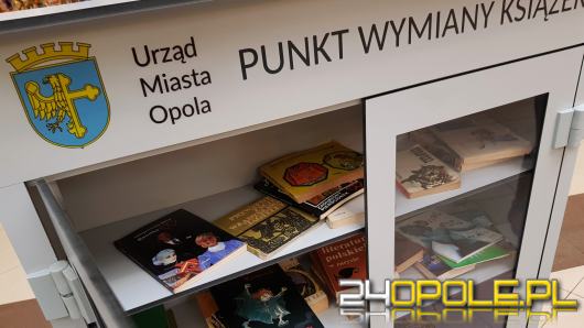 Poczytałbyś coś nowego? W Opolu powstają punkty wymiany książek. Jeden z nich w Karolince