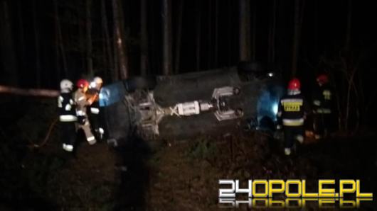 Na DK 46 w pobliżu Grodźca dachował samochód osobowy