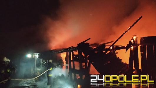 7 zastępów straży walczyło z pożarem budynku gospodarczego
