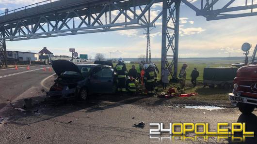 Zderzenie samochodów w Źlinicach. 3 osoby poszkodowane