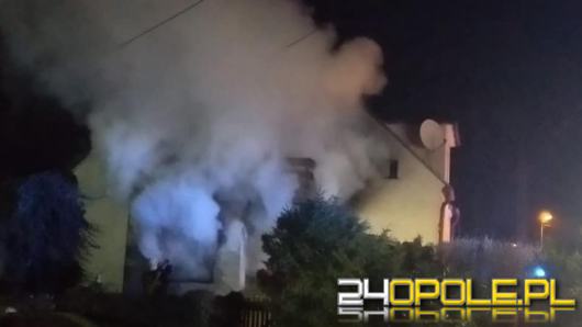 Pożar budynku jednorodzinnego w Opolu. Jedna osoba w szpitalu