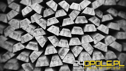 Czym jest i na czym polega obróbka metali na maszynach CNC