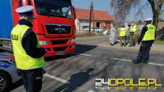 Opolscy policjanci sprawdzają miejsca kwarantanny