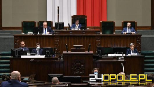 Majowe wybory prezydenckie tylko korespondencyjnie. Sejm przyjął ustawę PiS