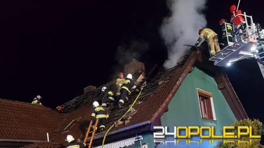 Pożar dachu budynku jednorodzinnego w Suchodańcu. W akcji 12 zastępów straży